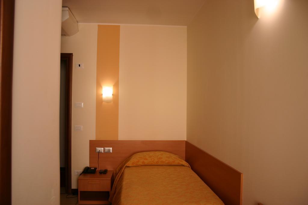 Hotel Moro Freoni San Pietro in Cariano Rum bild