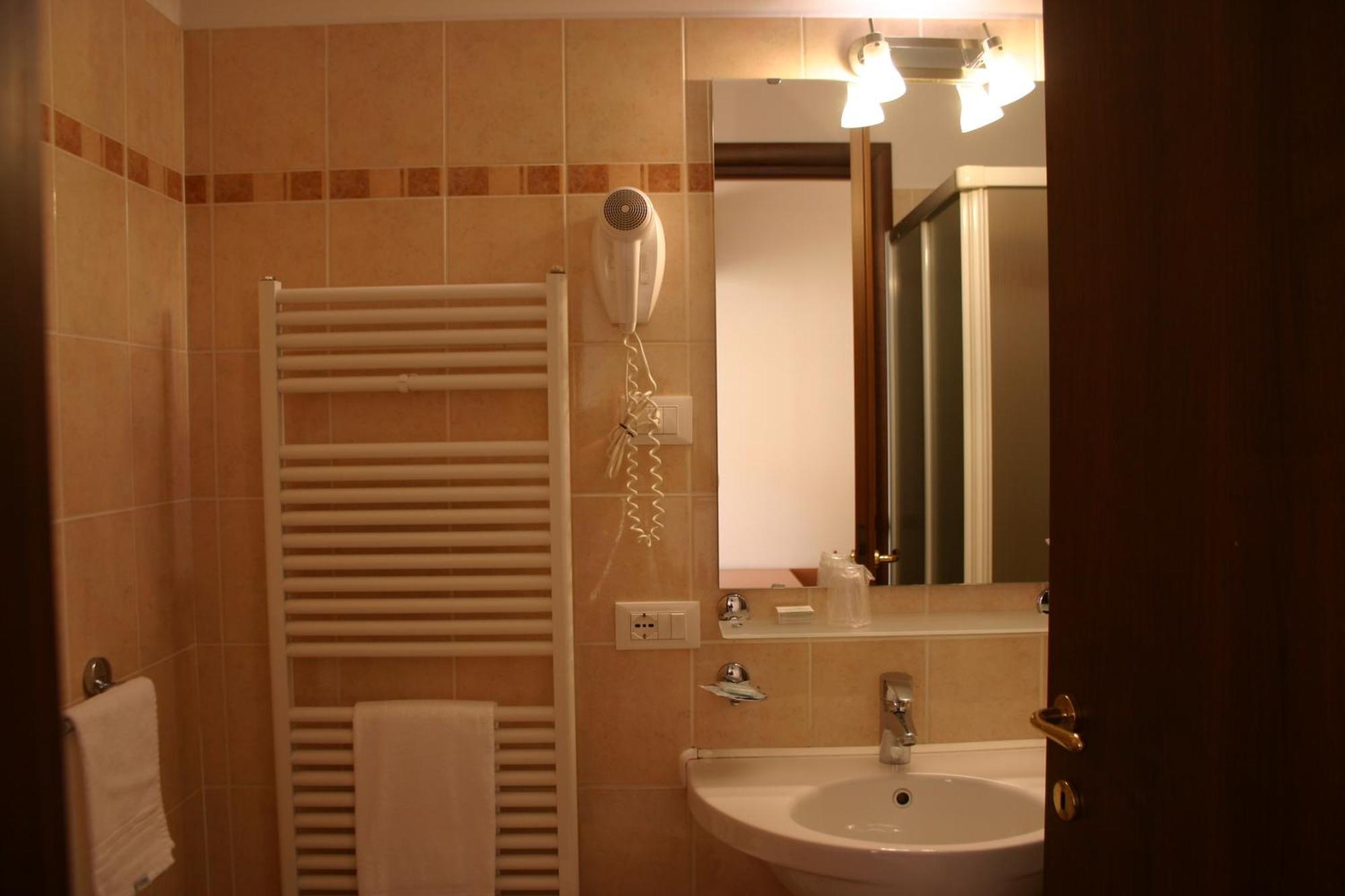 Hotel Moro Freoni San Pietro in Cariano Rum bild